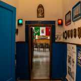 Continuiamo a perlustrare l�ambiente e notiamo che ai lati di una porticina vi sono i cosiddetti fanali di navigazione